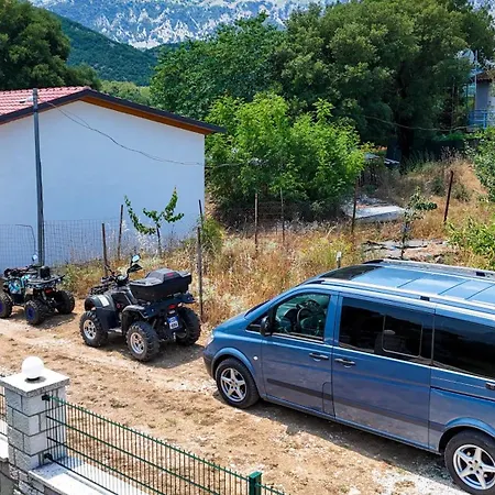 Konukevi Micaj La Kridea Himarë